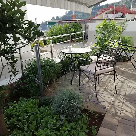 Apartmani Marinovic Podgora Exterior photo
