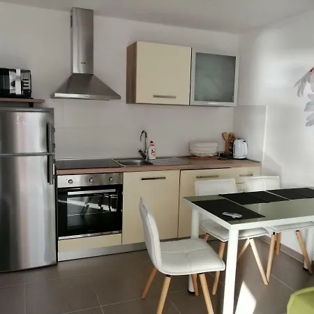 Apartmani Marinovic Podgora Exterior photo