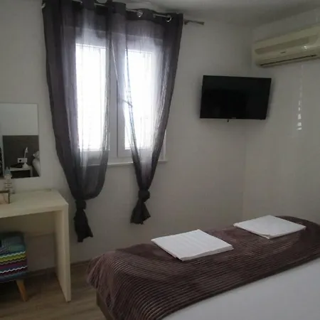 Apartmani Marinovic Podgora Exterior photo