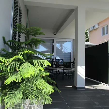 Apartmani Marinovic Podgora Exterior photo