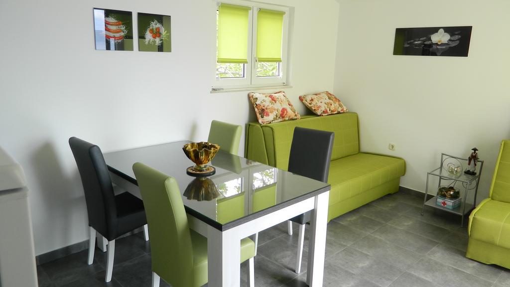 Apartmani Marinovic Apartment *